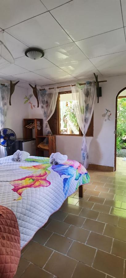 Cabinas Tito Cahuita Eksteriør billede