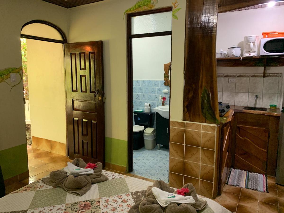 Cabinas Tito Cahuita Eksteriør billede