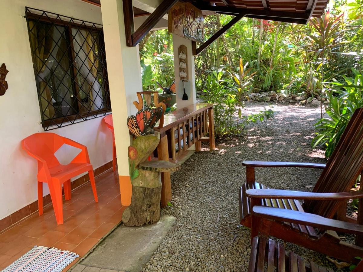 Cabinas Tito Cahuita Eksteriør billede