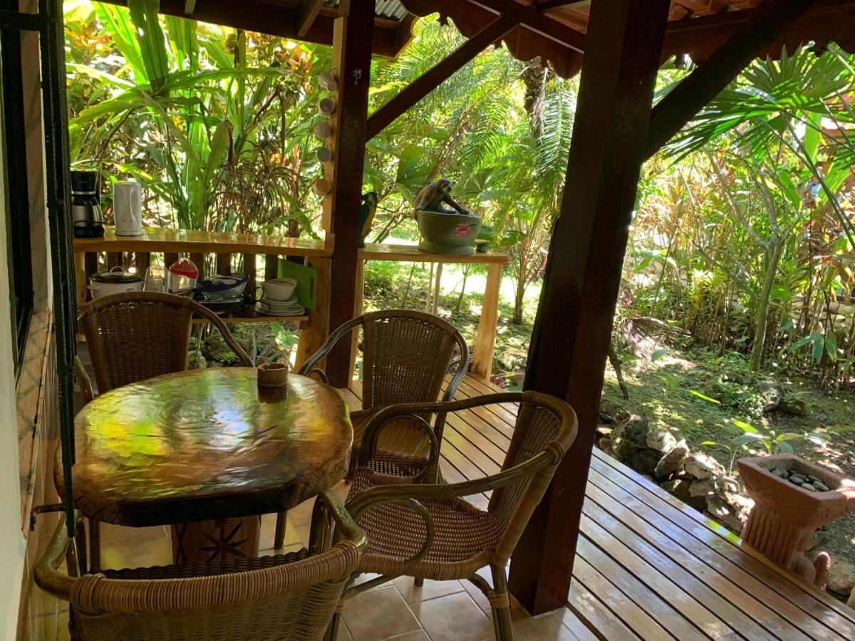 Cabinas Tito Cahuita Eksteriør billede