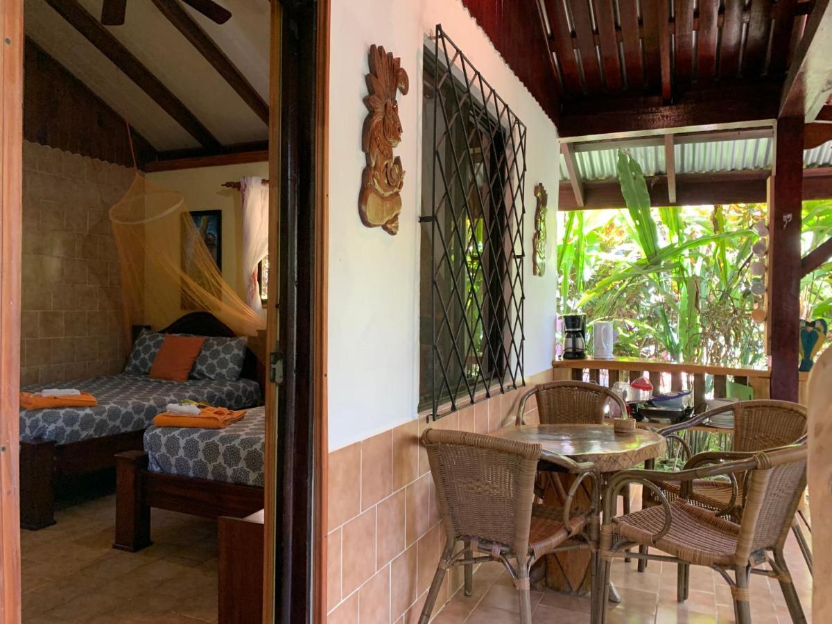 Cabinas Tito Cahuita Eksteriør billede