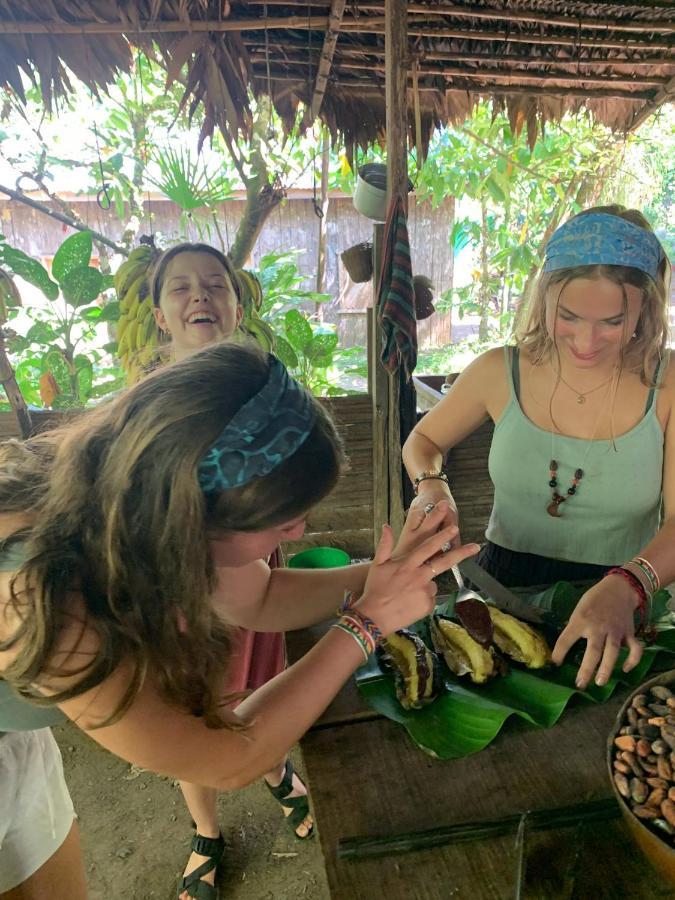 Cabinas Tito Cahuita Eksteriør billede